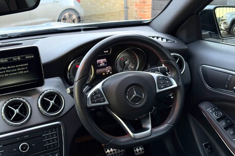 Mercedes-Benz GLA Class GLA 220 D 4MATIC AMG LINE PREMIUM 8