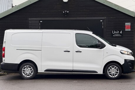 Vauxhall Vivaro L2H1 2900 DYNAMIC S/S 9