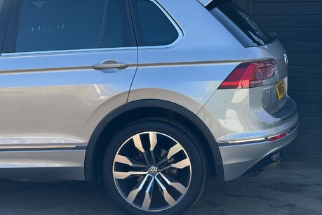 Volkswagen Tiguan R LINE TDI BMT 4MOTION DSG 17