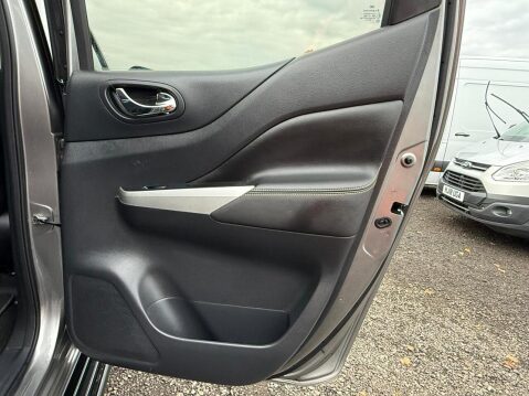Nissan Navara 2.3 dCi N-Guard Pickup Double Cab 4dr Diesel Auto 4WD Euro 6 (190 ps) 52