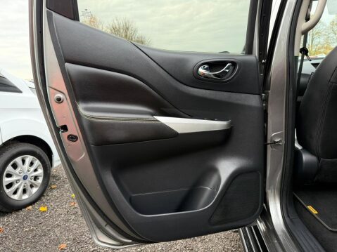 Nissan Navara 2.3 dCi N-Guard Pickup Double Cab 4dr Diesel Auto 4WD Euro 6 (190 ps) 48