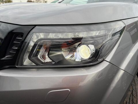 Nissan Navara 2.3 dCi N-Guard Pickup Double Cab 4dr Diesel Auto 4WD Euro 6 (190 ps) 66