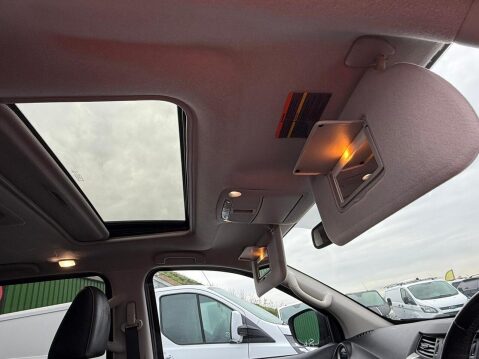 Nissan Navara 2.3 dCi N-Guard Pickup Double Cab 4dr Diesel Auto 4WD Euro 6 (190 ps) 76