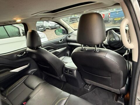 Nissan Navara 2.3 dCi N-Guard Pickup Double Cab 4dr Diesel Auto 4WD Euro 6 (190 ps) 74