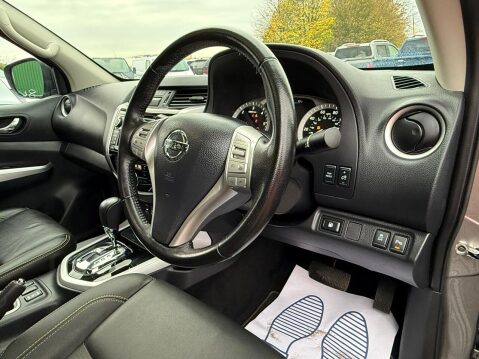 Nissan Navara 2.3 dCi N-Guard Pickup Double Cab 4dr Diesel Auto 4WD Euro 6 (190 ps) 40