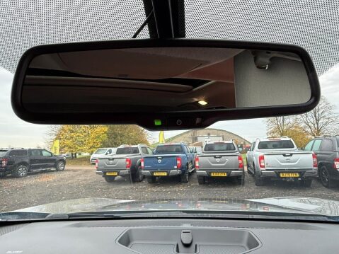 Nissan Navara 2.3 dCi N-Guard Pickup Double Cab 4dr Diesel Auto 4WD Euro 6 (190 ps) 70