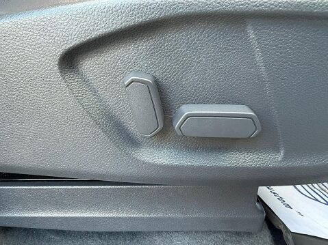 Ford Ranger 3.2 TDCi Wildtrak Pickup Double Cab 4dr Diesel Auto 4WD Euro 5 (200 ps) 24