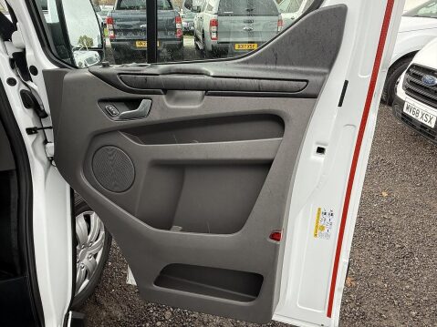 Ford Transit Custom AUTO TREND ECO L1 H1 2.0 5dr Panel Van Automatic Diesel 46