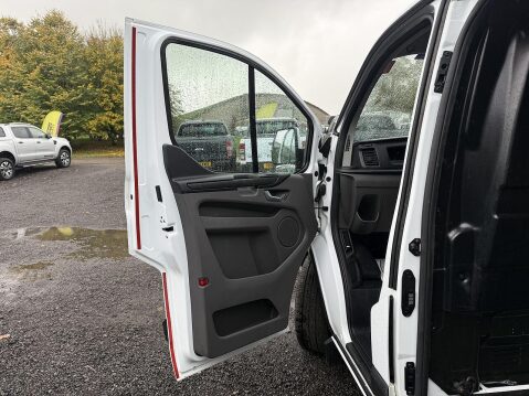 Ford Transit Custom AUTO TREND ECO L1 H1 2.0 5dr Panel Van Automatic Diesel 44