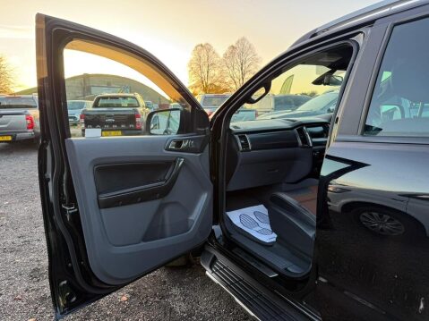 Ford Ranger 3.2 TDCi Wildtrak Pickup Double Cab 4dr Diesel Auto 4WD Euro 5 (200 ps) 50