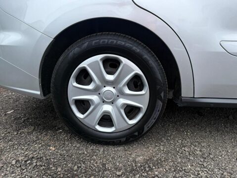 Ford Tourneo Courier 1.5 TDCi Zetec MPV 5dr Diesel Manual Euro 6 (100 ps) 37