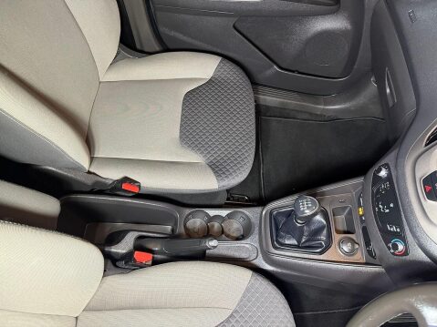 Ford Tourneo Courier 1.5 TDCi Zetec MPV 5dr Diesel Manual Euro 6 (100 ps) 46