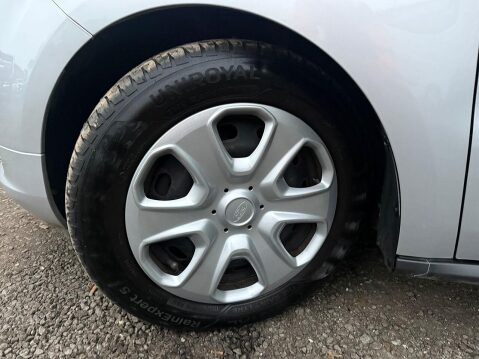 Ford Tourneo Courier 1.5 TDCi Zetec MPV 5dr Diesel Manual Euro 6 (100 ps) 36