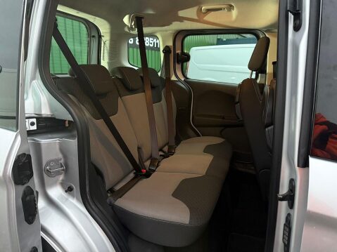 Ford Tourneo Courier 1.5 TDCi Zetec MPV 5dr Diesel Manual Euro 6 (100 ps) 21