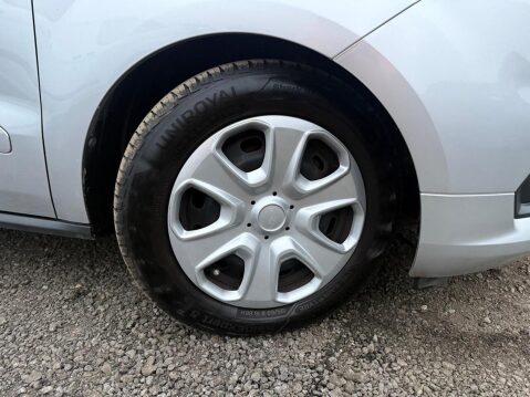 Ford Tourneo Courier 1.5 TDCi Zetec MPV 5dr Diesel Manual Euro 6 (100 ps) 38