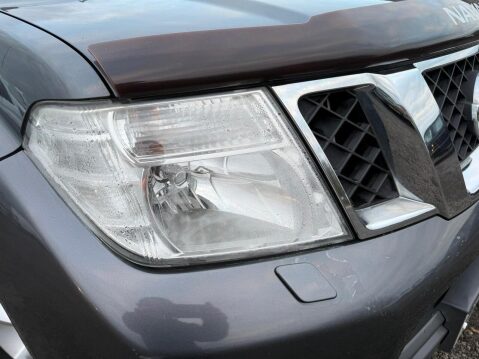 Nissan Navara 2.5 dCi Tekna Pickup Double Cab 4dr Diesel Auto 4WD Euro 4 (190 ps) 57