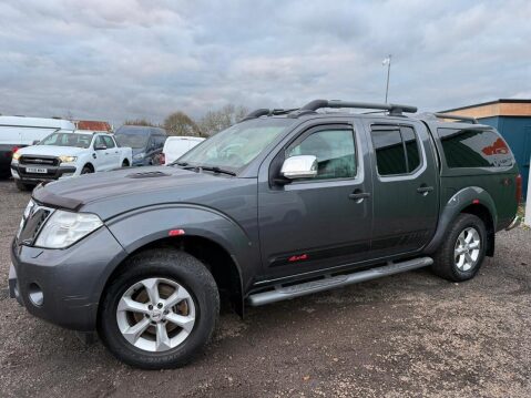 Nissan Navara 2.5 dCi Tekna Pickup Double Cab 4dr Diesel Auto 4WD Euro 4 (190 ps) 61