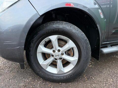 Nissan Navara 2.5 dCi Tekna Pickup Double Cab 4dr Diesel Auto 4WD Euro 4 (190 ps) 21