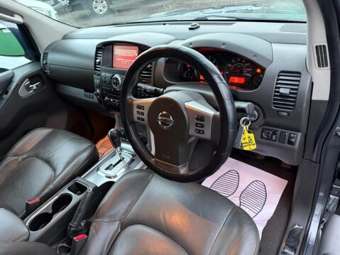 Nissan Navara 2.5 dCi Tekna Pickup Double Cab 4dr Diesel Auto 4WD Euro 4 (190 ps) 60