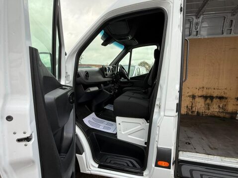 Mercedes-Benz Sprinter 2.0 317 CDI Progressive Panel Van 5dr Diesel Manual RWD L2 H2 Euro 6 (s/s) 30