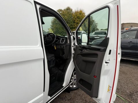 Ford Transit Custom 2.0 300 EcoBlue Limited Panel Van 5dr Diesel Manual L1 H1 Euro 6 (s/s) (130 34