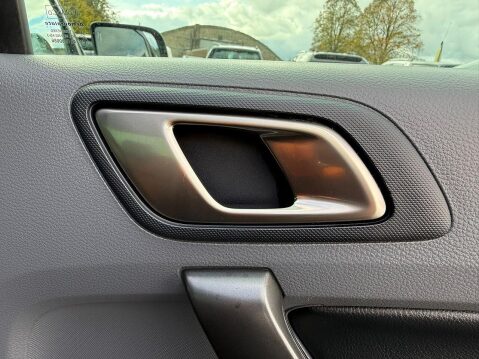 Ford Ranger 3.2 TDCi Wildtrak Pickup Double Cab 4dr Diesel Auto 4WD Euro 5 (200 ps) 52