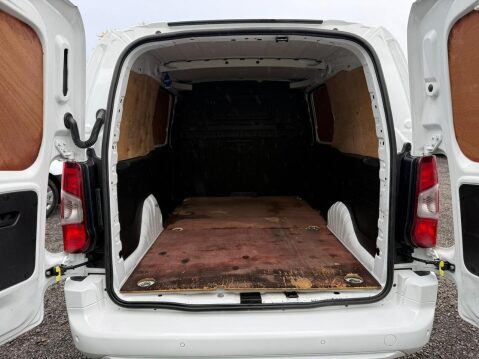 Vauxhall Combo 1.5 Turbo D 2300 Sportive Panel Van 4dr Diesel Manual L2 H1 Euro 6 (s/s) (1 33