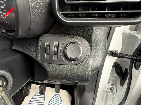 Vauxhall Combo 1.5 Turbo D 2300 Sportive Panel Van 4dr Diesel Manual L2 H1 Euro 6 (s/s) (1 19