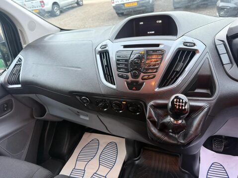 Ford Transit Custom 2.0 TDCi 290 Limited Panel Van 5dr Diesel Manual L2 H2 (157 g/km, 128 bhp) 23