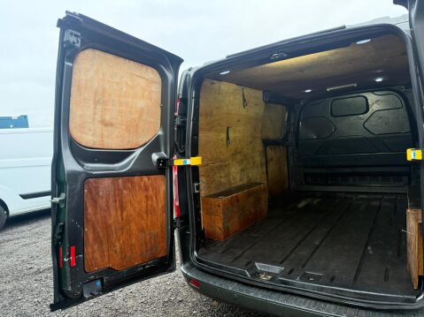 Ford Transit Custom 2.0 TDCi 290 Limited Panel Van 5dr Diesel Manual L2 H2 (157 g/km, 128 bhp) 34