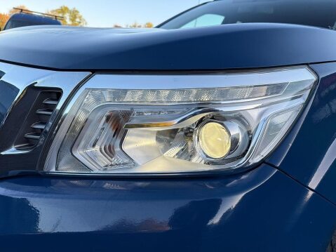 Nissan Navara 2.3 dCi Tekna Pickup Double Cab 4dr Diesel Auto 4WD Euro 6 (190 ps) 63
