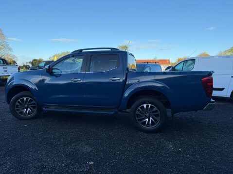 Nissan Navara 2.3 dCi Tekna Pickup Double Cab 4dr Diesel Auto 4WD Euro 6 (190 ps) 10