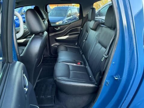 Nissan Navara 2.3 dCi Tekna Pickup Double Cab 4dr Diesel Auto 4WD Euro 6 (190 ps) 41