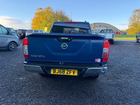 Nissan Navara 2.3 dCi Tekna Pickup Double Cab 4dr Diesel Auto 4WD Euro 6 (190 ps) 14