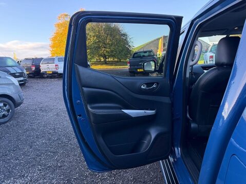 Nissan Navara 2.3 dCi Tekna Pickup Double Cab 4dr Diesel Auto 4WD Euro 6 (190 ps) 59