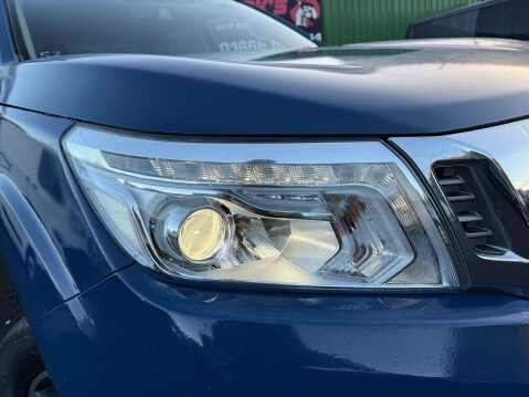 Nissan Navara 2.3 dCi Tekna Pickup Double Cab 4dr Diesel Auto 4WD Euro 6 (190 ps) 62