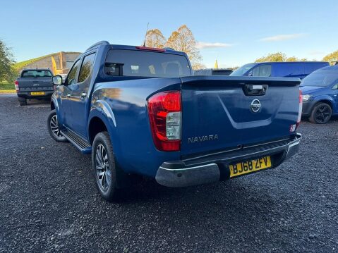Nissan Navara 2.3 dCi Tekna Pickup Double Cab 4dr Diesel Auto 4WD Euro 6 (190 ps) 12