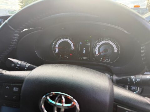 Toyota Hilux 2.4 D-4D Invincible X Pickup Double Cab 4dr Diesel Auto 4WD Euro 6 (TSS, 3. 49