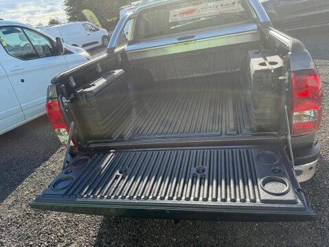 Toyota Hilux 2.4 D-4D Invincible X Pickup Double Cab 4dr Diesel Auto 4WD Euro 6 (TSS, 3. 52