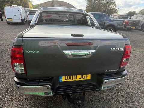Toyota Hilux 2.4 D-4D Invincible X Pickup Double Cab 4dr Diesel Auto 4WD Euro 6 (TSS, 3. 5