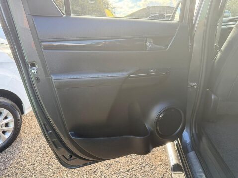 Toyota Hilux 2.4 D-4D Invincible X Pickup Double Cab 4dr Diesel Auto 4WD Euro 6 (TSS, 3. 39