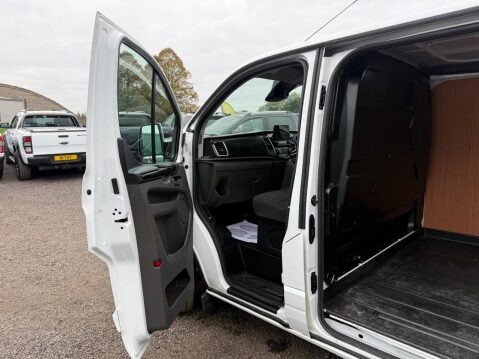 Ford Transit Custom 2.0 300 EcoBlue Limited Panel Van 5dr Diesel Manual L2 H1 Euro 6 (s/s) (130 45