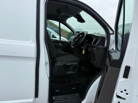 Ford Transit Custom 2.0 300 EcoBlue Limited Panel Van 5dr Diesel Manual L2 H1 Euro 6 (s/s) (130 15