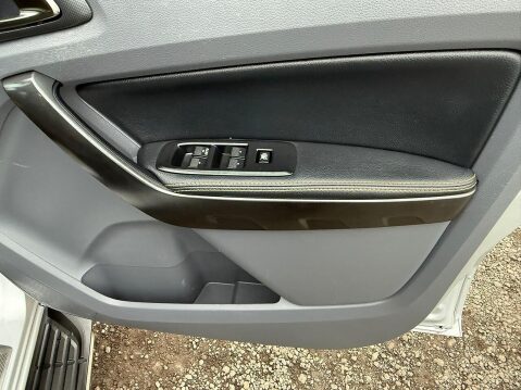 Ford Ranger 3.2 TDCi Wildtrak Pickup Double Cab 4dr Diesel Auto 4WD Euro 5 (200 ps) 48