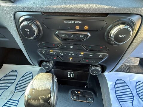 Ford Ranger 3.2 TDCi Wildtrak Pickup Double Cab 4dr Diesel Auto 4WD Euro 5 (200 ps) 31