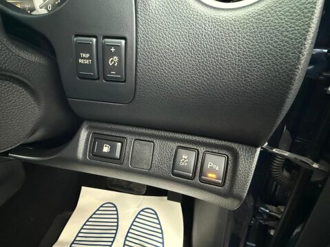 Nissan Navara 2.3 dCi Tekna Pickup Double Cab 4dr Diesel Auto 4WD Euro 6 (190 ps) 13