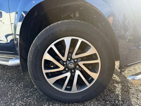 Nissan Navara 2.3 dCi Tekna Pickup Double Cab 4dr Diesel Auto 4WD Euro 6 (190 ps) 17
