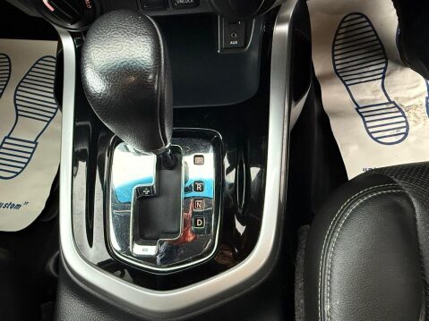 Nissan Navara 2.3 dCi Tekna Pickup Double Cab 4dr Diesel Auto 4WD Euro 6 (190 ps) 22