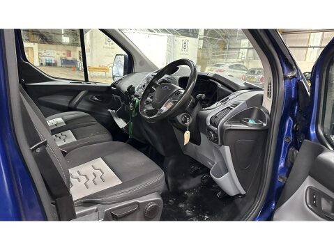 Ford Transit Custom 2.0 TDCi 290 Limited Panel Van 5dr Diesel Manual L2 H1 157 g/km, 128 bhp) 2 27