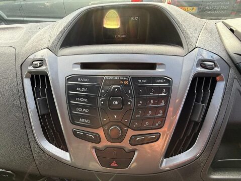 Ford Transit Custom 2.0 TDCi 290 Limited Panel Van 5dr Diesel Manual L2 H1 157 g/km, 128 bhp) 2 36